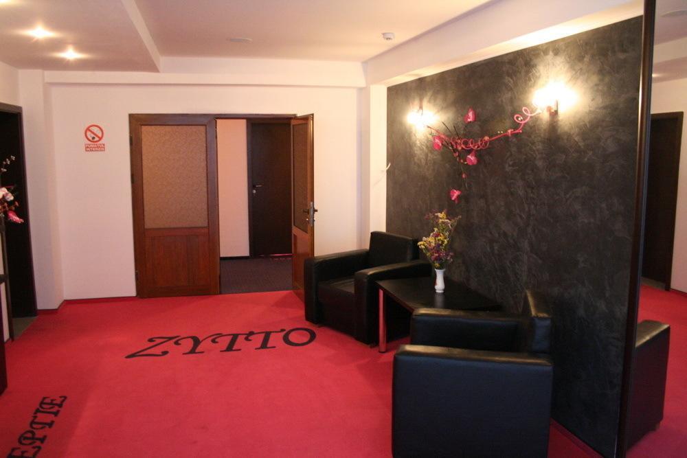 Hotel Zytto By Razvan Rat Слатина Экстерьер фото